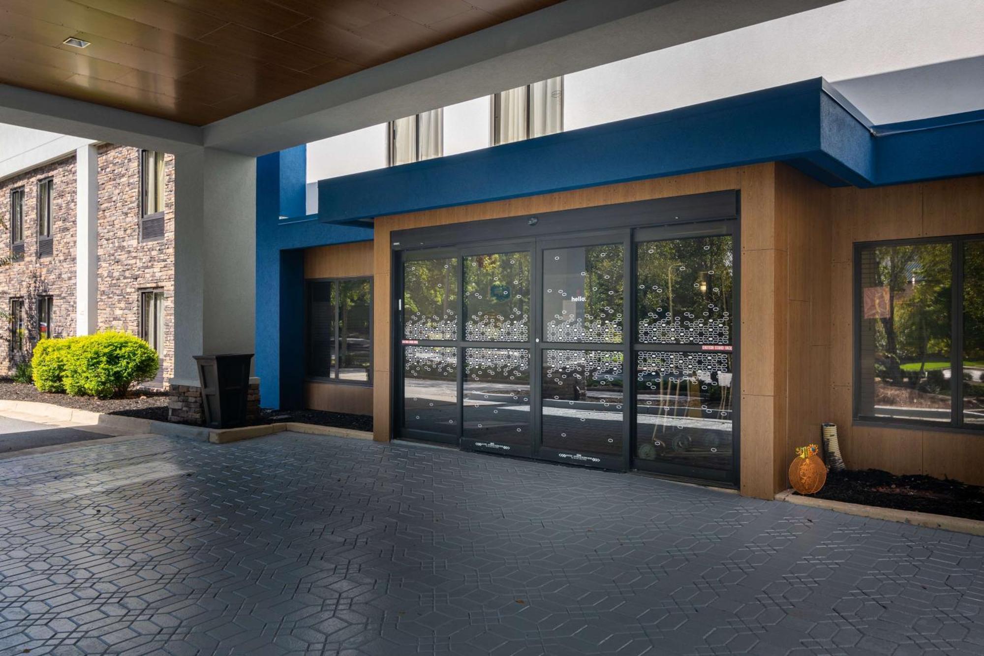 Hampton Atlanta/peachtree Hotel 3*